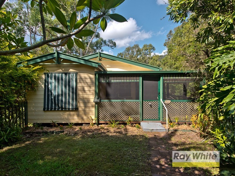 1 Hogan Court, Camp Mountain QLD 4520