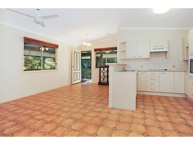 1 Hogan Court, Camp Mountain QLD 4520