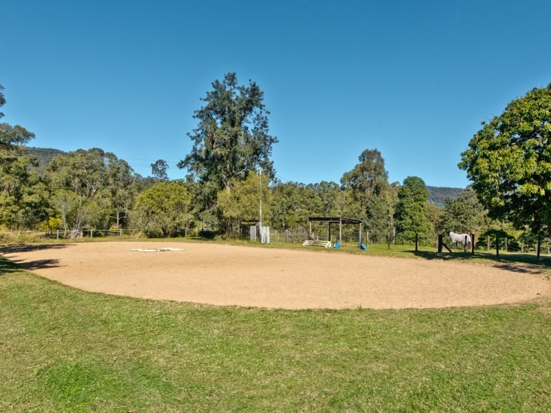 1 Richards Road, Camp Mountain QLD 4520