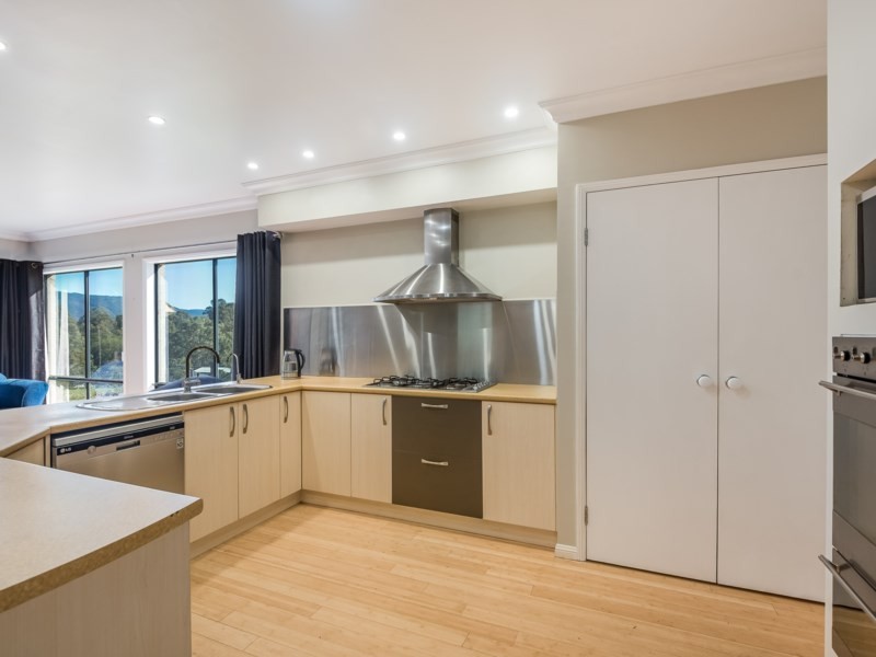 1 Richards Road, Camp Mountain QLD 4520