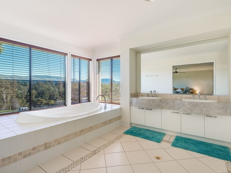 1 Richards Road, Camp Mountain QLD 4520