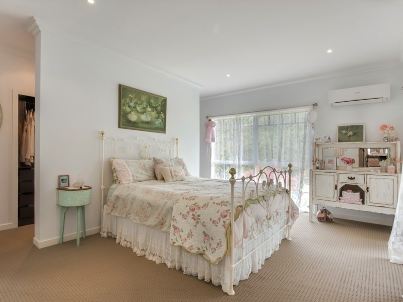 57 Masseys Creek Court, Cedar Creek QLD 4520