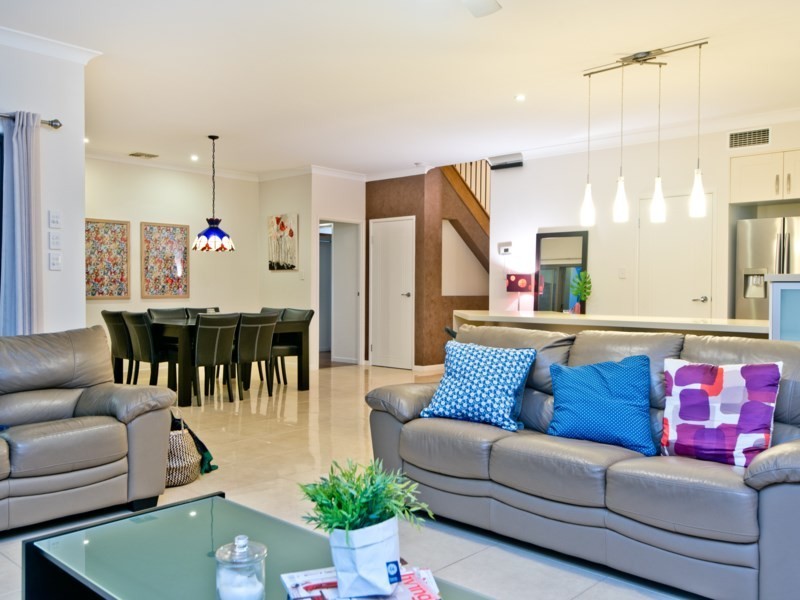 12 Confluence Court, Eatons Hill QLD 4037