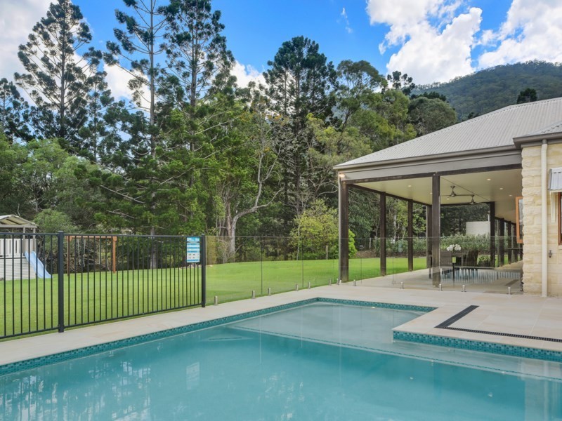 1 Glenclare Place, Samsonvale QLD 4520