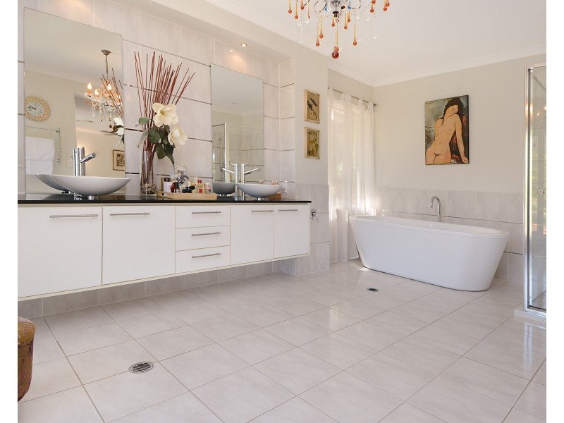 134 Ladies Road, Samsonvale QLD 4520