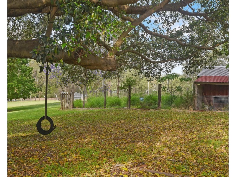 186 Foggs Road, Mount Samson QLD 4520