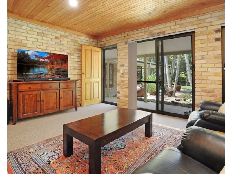 21 Camp Mountain Road, Samford Village QLD 4520