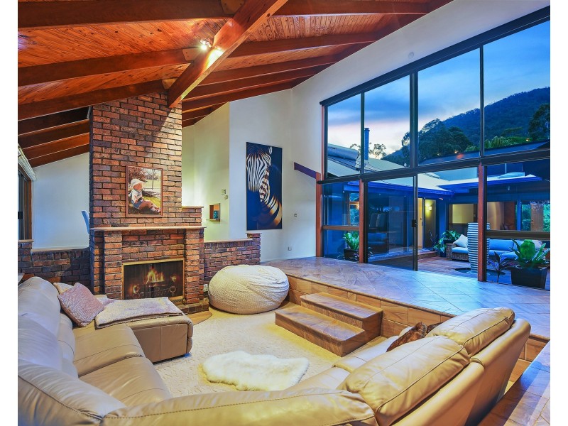 895 Mount Glorious Road, Highvale QLD 4520