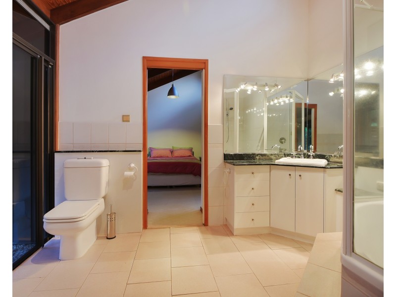 895 Mount Glorious Road, Highvale QLD 4520