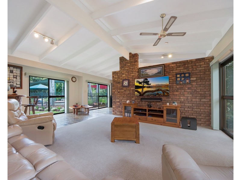 82 Domrow Road, Camp Mountain QLD 4520