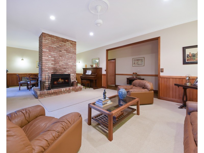 3 Jancy Court, Samford Valley QLD 4520