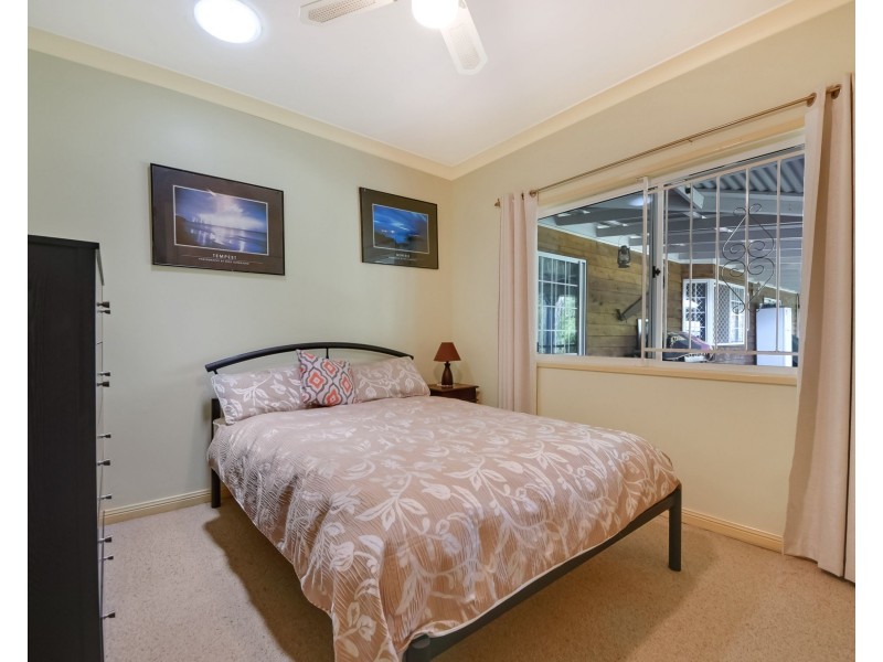 17 Upper Camp Mountain, Camp Mountain QLD 4520