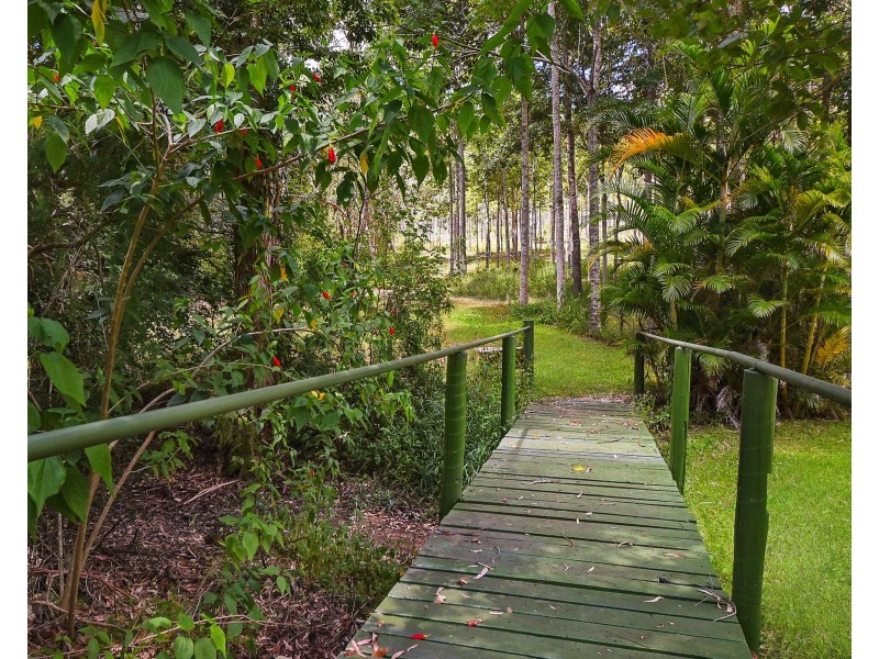 17 Upper Camp Mountain, Camp Mountain QLD 4520