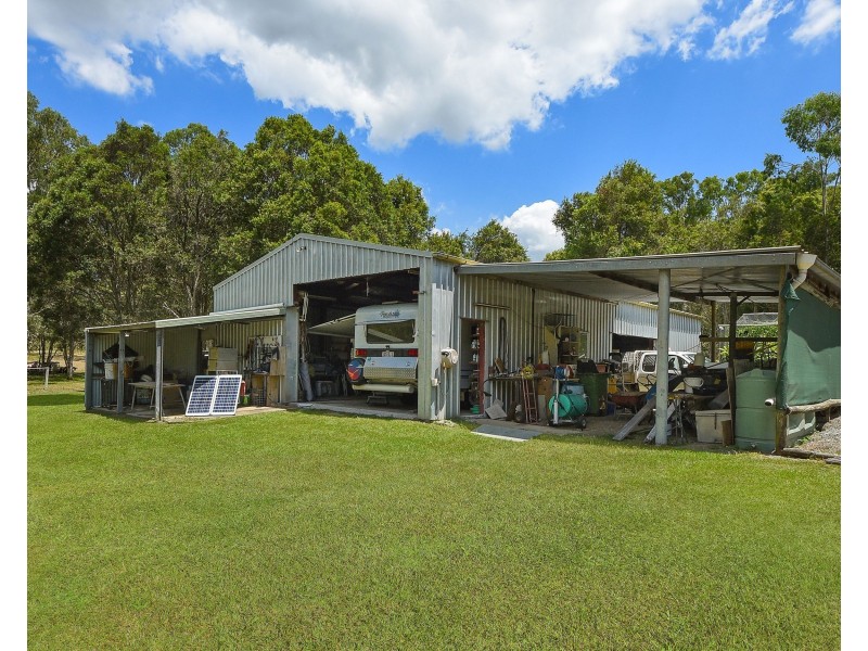 17 Upper Camp Mountain, Camp Mountain QLD 4520