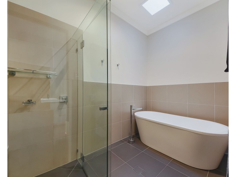 240 Foggs Road, Mount Samson QLD 4520