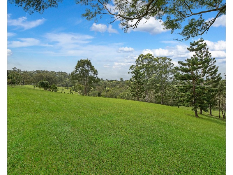 17 Balmoral Road, Draper QLD 4520