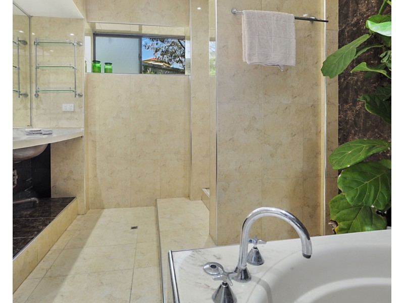 407 Camp Mountain Road, Camp Mountain QLD 4520