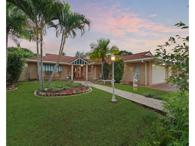 9 Lorenc Place, Bridgeman Downs QLD 4035