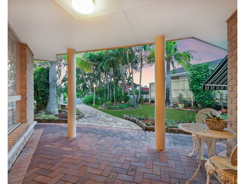 9 Lorenc Place, Bridgeman Downs QLD 4035