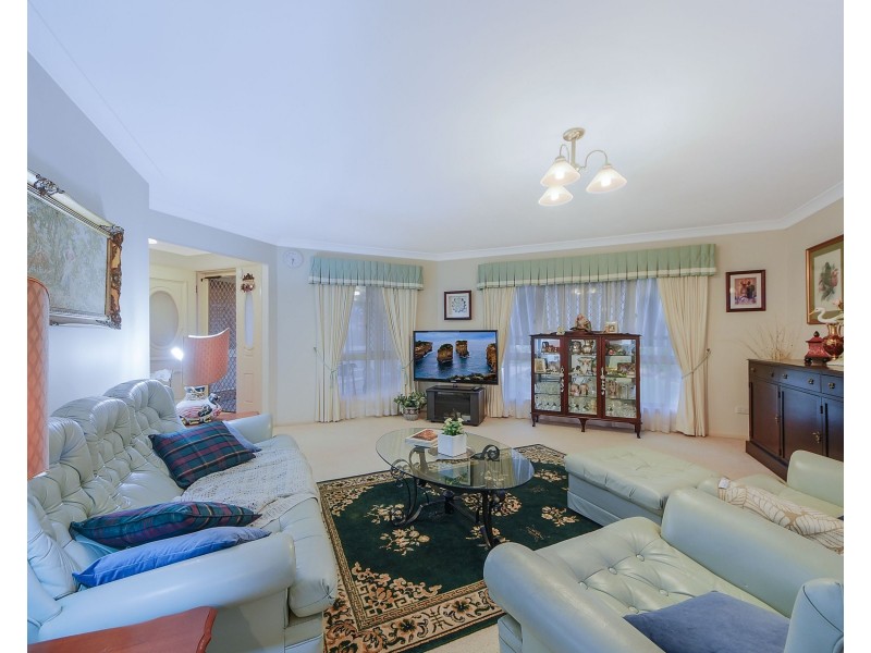 9 Lorenc Place, Bridgeman Downs QLD 4035