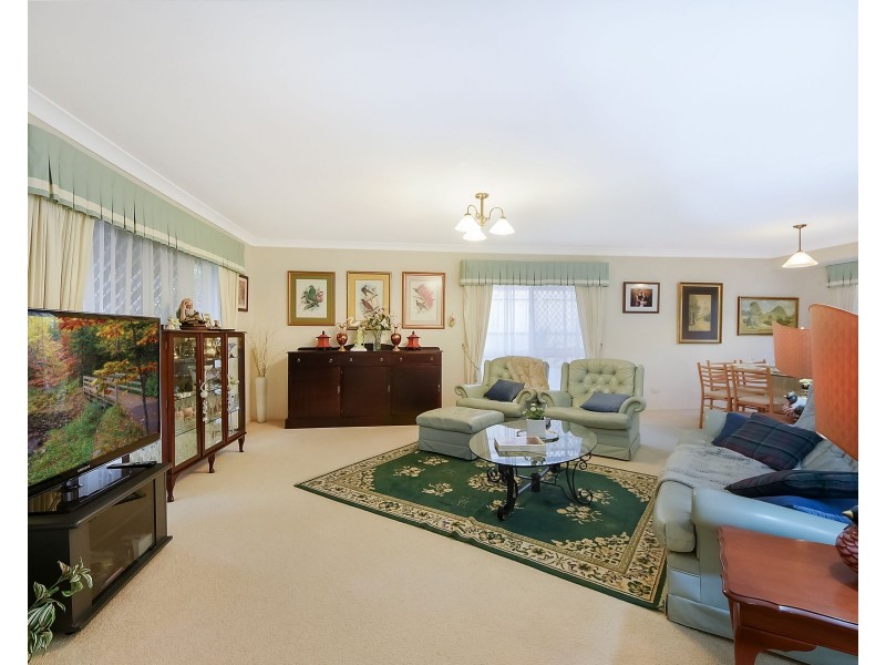 9 Lorenc Place, Bridgeman Downs QLD 4035