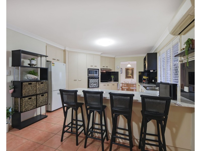 9 Lorenc Place, Bridgeman Downs QLD 4035