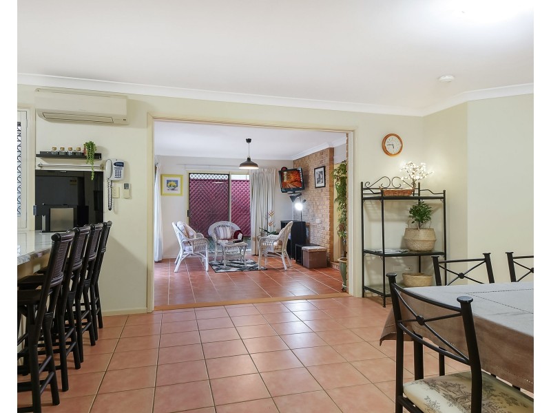 9 Lorenc Place, Bridgeman Downs QLD 4035