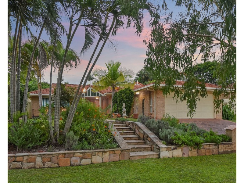 9 Lorenc Place, Bridgeman Downs QLD 4035