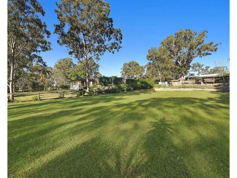 35 Richards Road, Wights Mountain QLD 4520