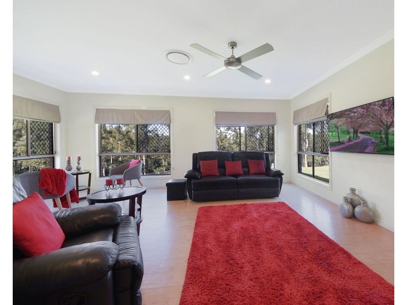 9 Mason Court, Samsonvale QLD 4520