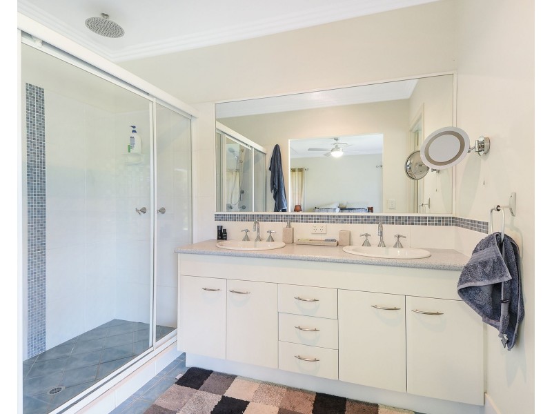 9 Mason Court, Samsonvale QLD 4520