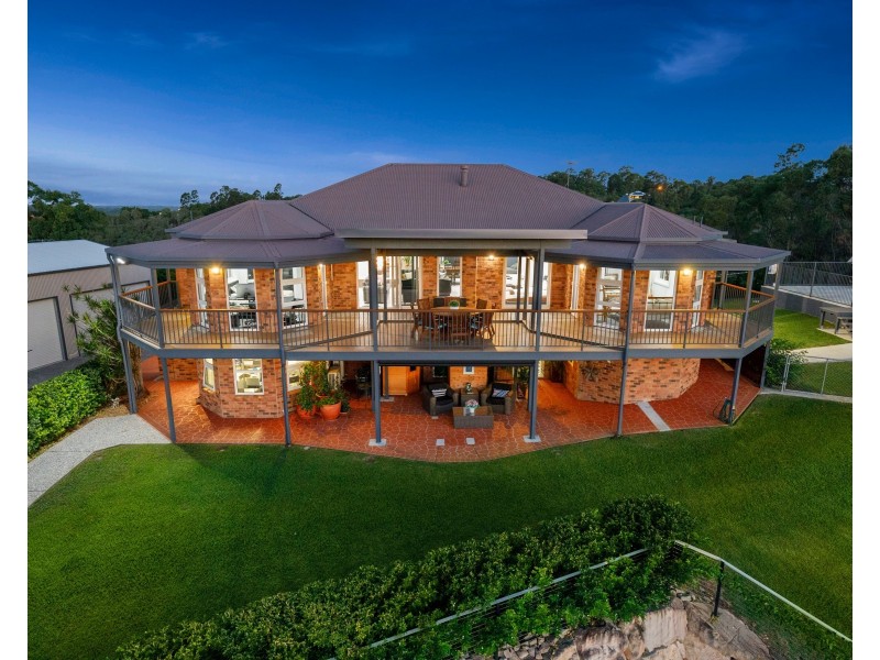 9 Skyline Court, Draper QLD 4520