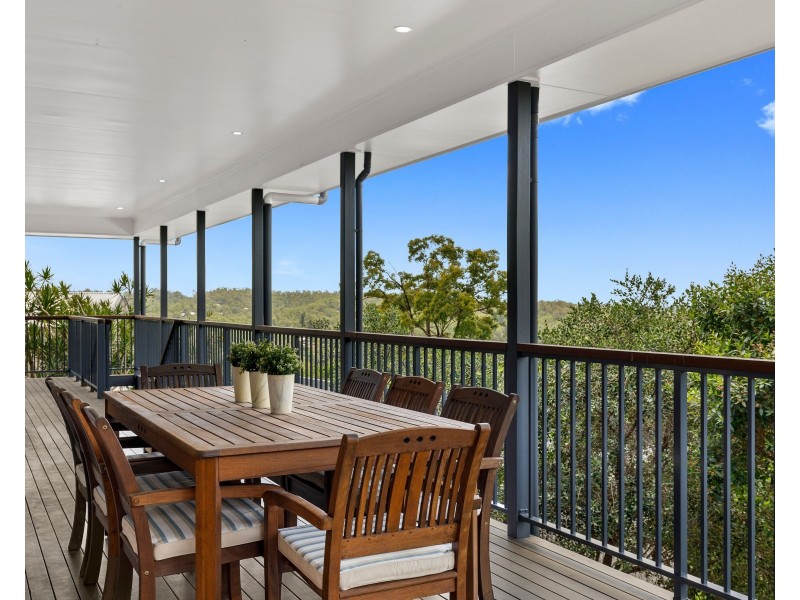 9 Skyline Court, Draper QLD 4520