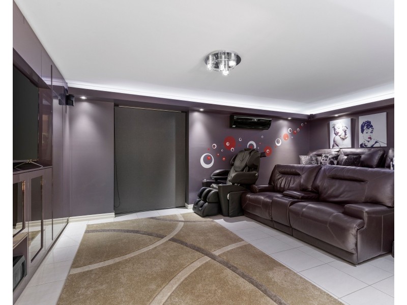 9 Skyline Court, Draper QLD 4520