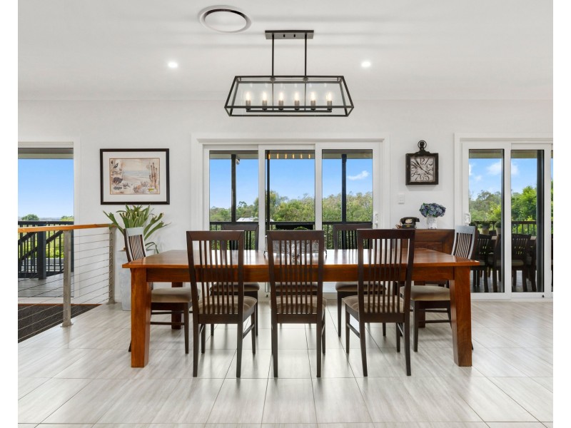 9 Skyline Court, Draper QLD 4520