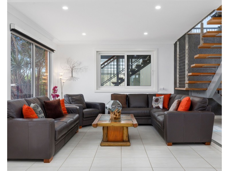 9 Skyline Court, Draper QLD 4520