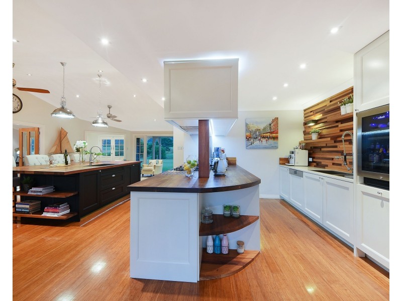 6 Horseshoe Court, Samsonvale QLD 4520