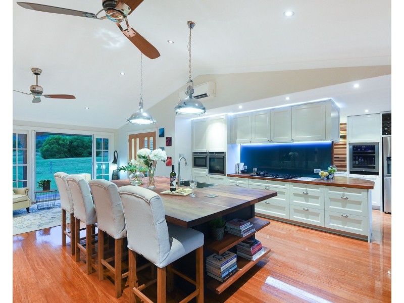 6 Horseshoe Court, Samsonvale QLD 4520