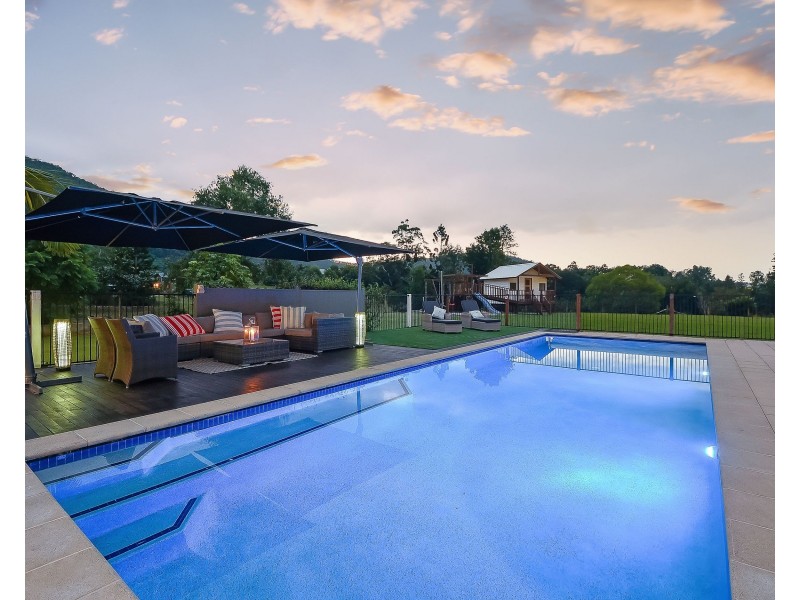 6 Horseshoe Court, Samsonvale QLD 4520