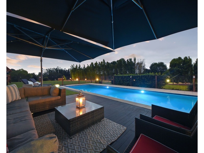 6 Horseshoe Court, Samsonvale QLD 4520