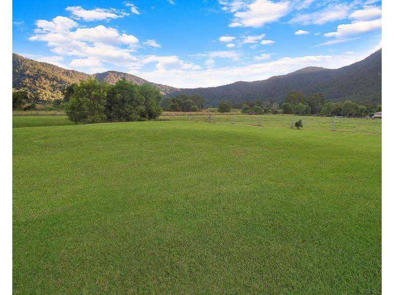 6 Horseshoe Court, Samsonvale QLD 4520