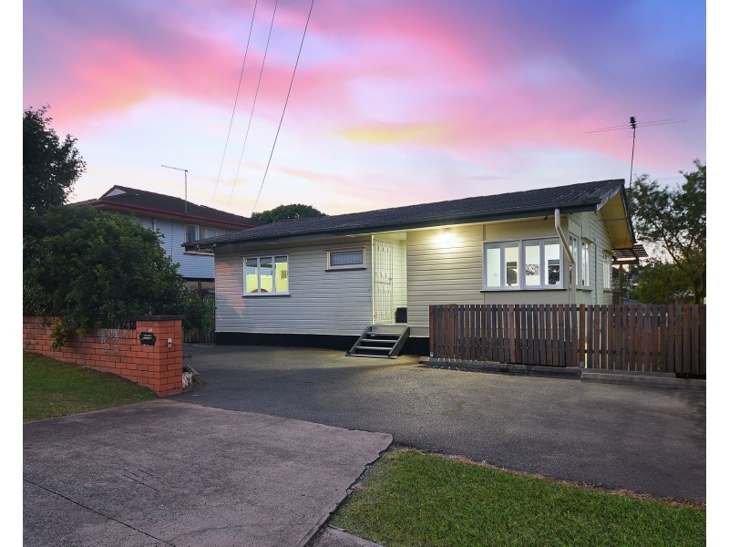 28 Patricks Road, Arana Hills QLD 4054