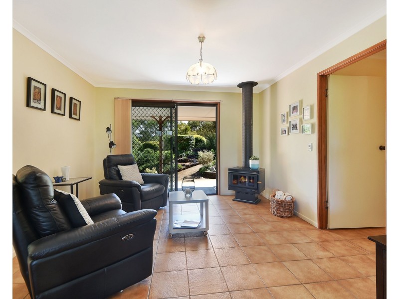 3 Fitzgerald Court, Clear Mountain QLD 4500