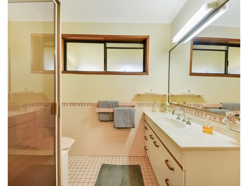 3 Fitzgerald Court, Clear Mountain QLD 4500