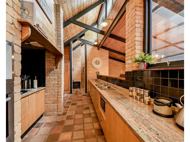 10 View Street, Mount Nebo QLD 4520