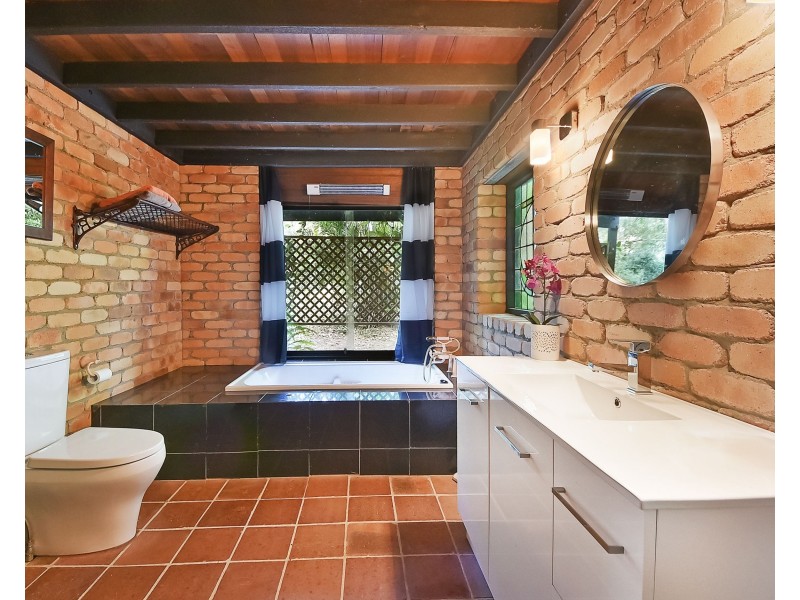 10 View Street, Mount Nebo QLD 4520