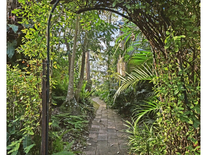 10 View Street, Mount Nebo QLD 4520