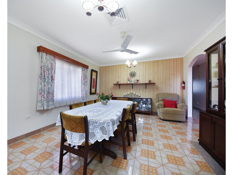 16 Whites Road, Chermside West QLD 4032