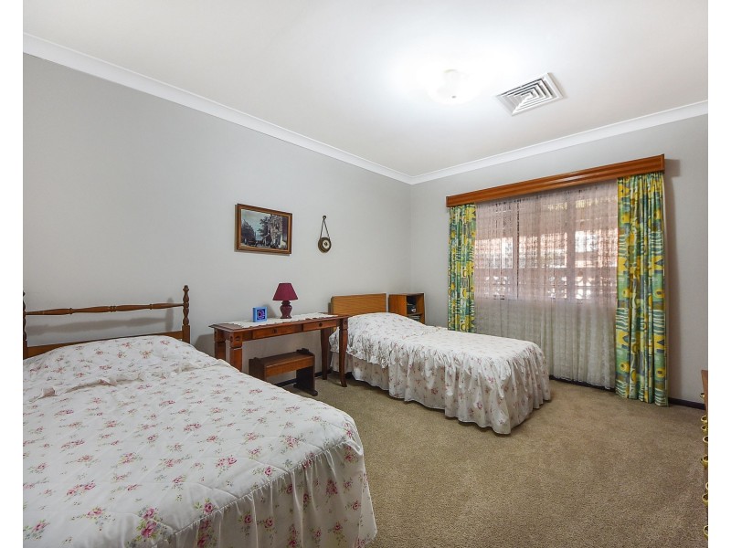 16 Whites Road, Chermside West QLD 4032
