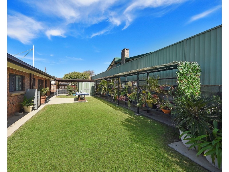 16 Whites Road, Chermside West QLD 4032